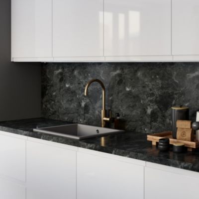 Crédence de cuisine aspect marbre noir GoodHome Kala l. 300 cm x H. 60 cm x Ep. 8 mm