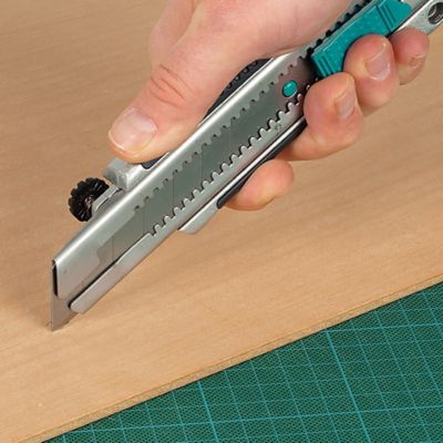 Cutter 25 mm Wolfcraft - lame sécable, guide et blocage