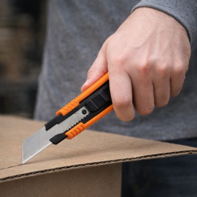 Cutter à lame cassable 18mm - Fischer Darex