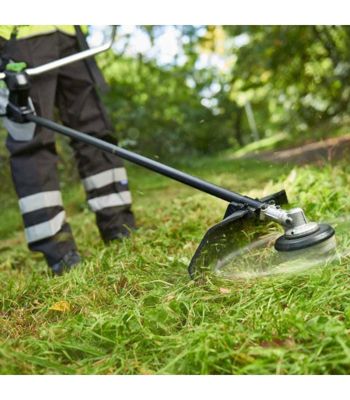 Débroussailleuse professionnelle avec guidon arbre transmission carbone Egopower BCX3800E