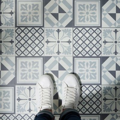Dalle PVC adhésive effet carreaux de ciment noir et blanc L.30,5 x l.30,5 cm x ép.2 mm, GoodHome Poprock