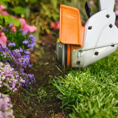 Débroussailleuse sans fil avec batterie Stihl FSA 30 ( vendue avec batterie et chargeur )