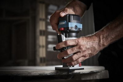 Défonceuse filaire Erbauer EPR710 710 W 240V