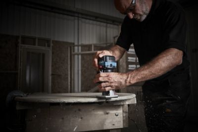 Défonceuse filaire Erbauer EPR710 710 W 240V