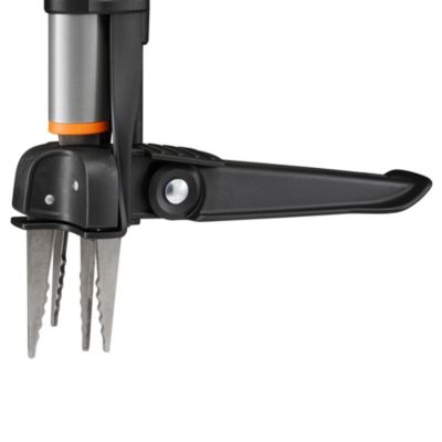 Désherbeur manuel ergonomique Fiskars en acier inoxydable