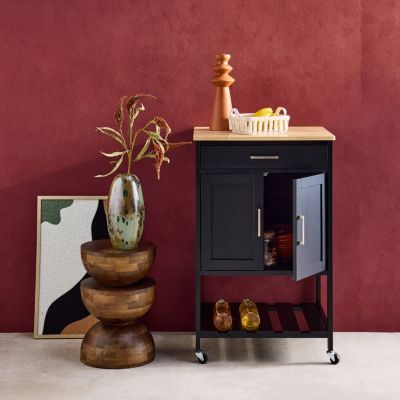 Desserte de cuisine noire BENDOR plateau en bois d'hévéa. 56 x 46 x 90 cm. 4 roues. 1 tiroir. 2 étagère. 1 double porte. style