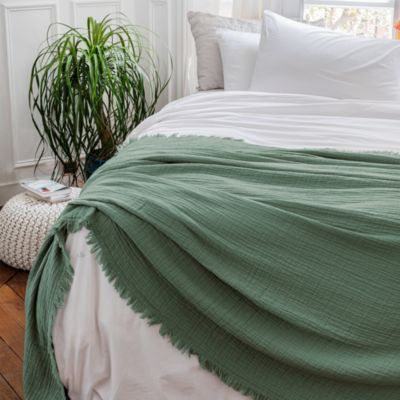 Dessus de lit 230x250 cm BREHAT 100% gaze de coton vert lichen