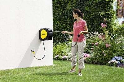 Dévidoir mural automatique Karcher équipé avec tuyau d'arrosage L.20 m