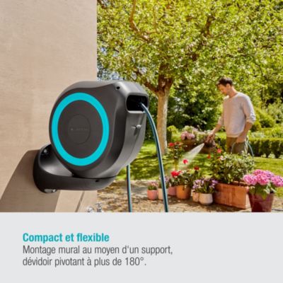 Dévidoir mural automatique RollUp Gardena équipé avec tuyau d'arrosage 20m