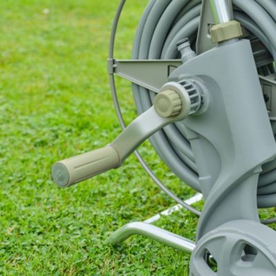 Dévidoir sur roues en métal équipé avec tuyau d'arrosage 40m Durum GoodHome