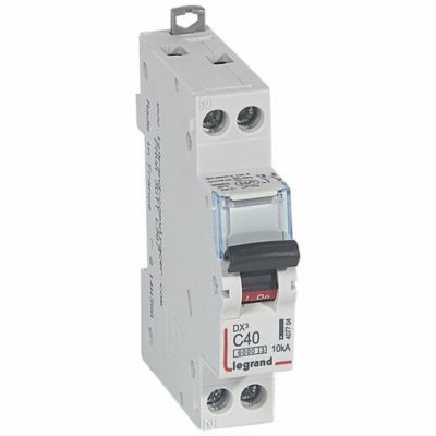 Disjoncteur DX3 6000 10kA arrivée haute et départ bas à vis U+N 230V  - 40A - courbe C - 1 module -