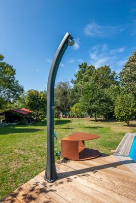 douche-solaire-courb-e-design-gr-25l-noire