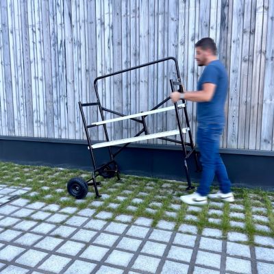 Echafaudage roulant et pliant sur deux niveaux - mobile. 2 roues. L140x l78 x H135cm ouvert. poids supporté 150 kgs