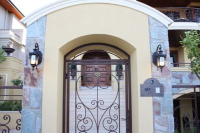 Elstead Philadelphia - Petite lanterne murale extérieure à 1 lumière, bronze vieilli IP44, E27