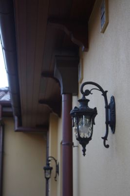 Elstead Philadelphia - Petite lanterne murale extérieure à 1 lumière, bronze vieilli IP44, E27