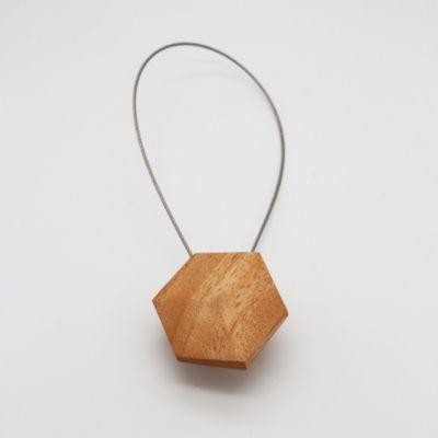 Embrasse à rideaux aimantée hexagone en bois, Madeco Iro