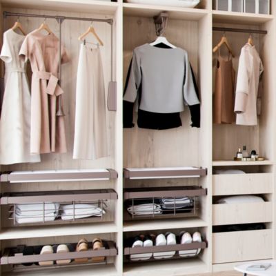 Emuca Penderie rabattable pour armoire Hang, 600 - 830, Peint en moka, Acier et Plastique.