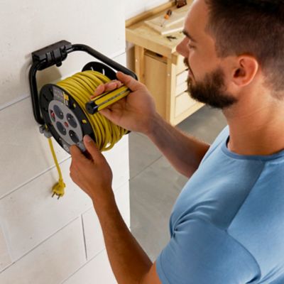 Enrouleur de bricolage Diall HO5VVF 3G1.5mm², 50m