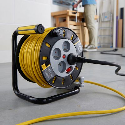 Enrouleur de bricolage Diall HO5VVF 3G1.5mm², 50m