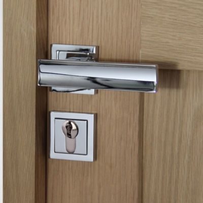 Ensemble poignée de porte sur rosace rectangle à visser sorbonne Chrisligne chrome argenté Ø50mm