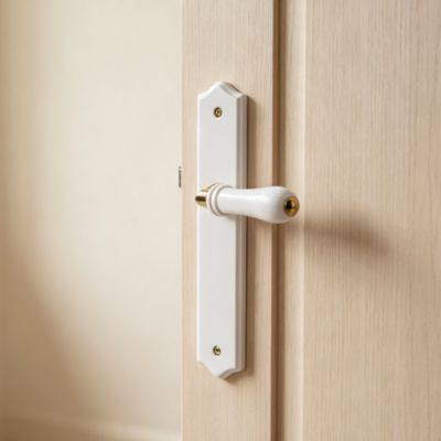 Ensemble poignée sur plaque en bois blanc GoodHome Cesson L. 245 x l. 45 cm entraxe 195 mm