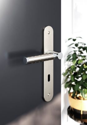 Ensemble poignée sur plaque rond serrure GoodHome Brigg effet chrome et nickel satin gris L.132mm x l.40mm entraxe 195mm