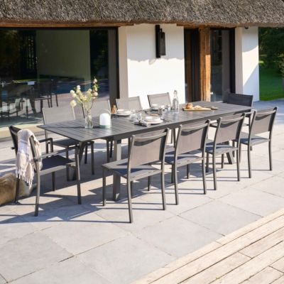 Ensemble table de jardin extensible et 10 chaises en aluminium gris  Oviala