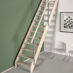 Escalier droit Sogem chêne coloris naturel 13 marches sans contremarches Ardennes avec rampe