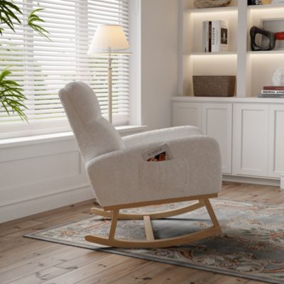 Fauteuil à bascule en tissu teddy blanc avec poches latérales, assise large et patins antidérapants silencieux