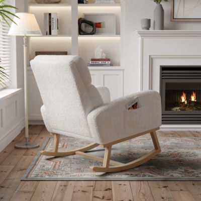 Fauteuil à bascule en tissu teddy blanc avec poches latérales, assise large et patins antidérapants silencieux