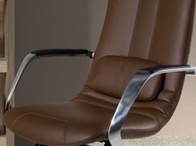 Fauteuil de bureau pivotant en similicuir marron