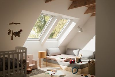 Fenêtre de toit à rotation VELUX Tout Confort Whitefinish - bois peint en blanc L. 114 x H. 118 cm (GGL 2057 SK06)