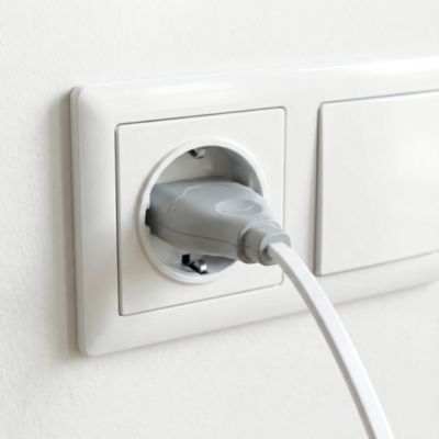 Fiche électrique mâle 6A métal Diall