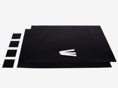 OfficeTree Film Magnétique Tableau Craie Noir 50x70 Cm – Tableau Aimanté Adhésif Mural + 2 Craies & Chiffon Offerts