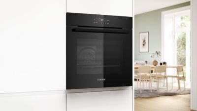 Four encastrable 71L nettoyage pyrolyse Bosch HBA572BB4 71L noir