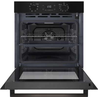 Four encastrable multifonctions nettoyage pyrolyse Beko BBIEP7300BP
