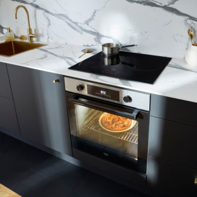 Four multifonctions nettoyage pyrolyse Beko BBIM11300XFP 72L inox