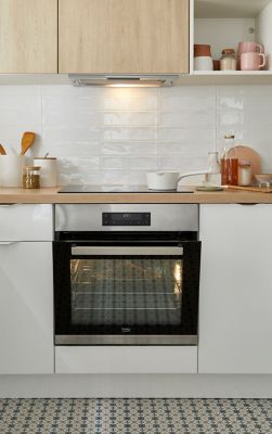 Four multifonctions nettoyage pyrolyse Beko BQM22400XP 71L inox