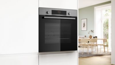 BOSCH Four intégrable multifonction 71l 60cm pyrolyse inox - HBG579BS3F pas cher