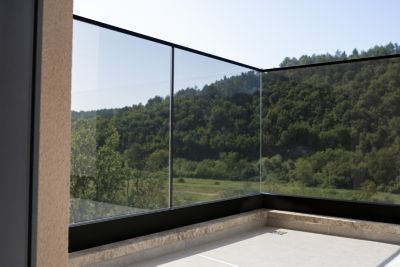 Garde-corps vitré  en aluminium , Intérieur et Extérieur , Noir RAL 9005 FT , Vitrage feuilleté 88-2 , Fabrication française