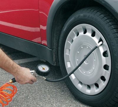 Gonfleur de pneus Einhell 4137000 8 bar avec manomètre et soupape de décharge
