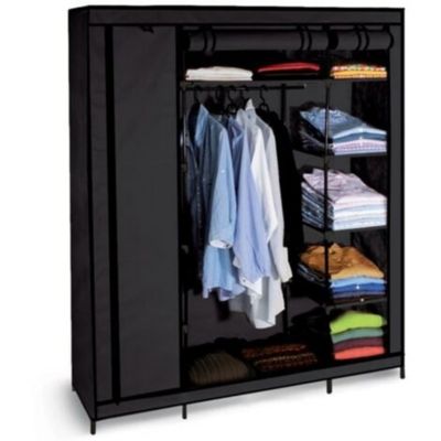 Une armoire-penderie organisée en 5 étapes