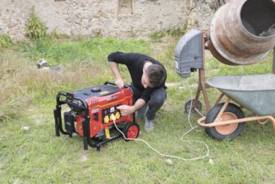 Groupe électrogène 3000 W - carburant SP95 et SP98 - autonomie 10 h - L.60 x l.45 x H.45 cm - Mecafer MF3800