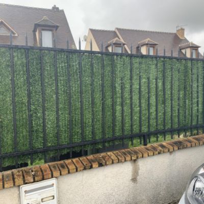 Haie végétale artificielle 110 brins - Long 15 m, Hauteur 1 m