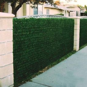 Haie végétale artificielle Lux-2R 140 brins - vert thuya - Long 9 m, Hauteur 1.20 m