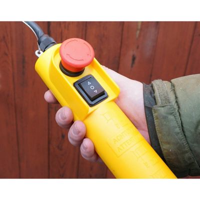 Hecht 8450 Treuil électrique Capacité jusqu a 500kg hauteur de levage 6 a 12m 800 watts