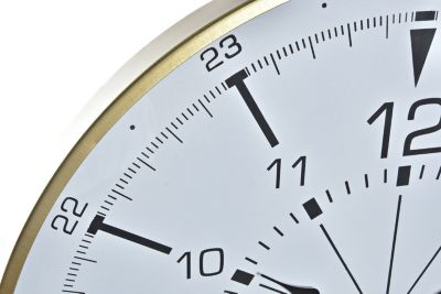 Horloge murale en métal et verre 60x3x60 avec boussole dorée