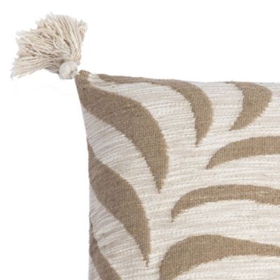 Housse de coussin jacquard beige et blanc avec pompons l.45 x L.45cm