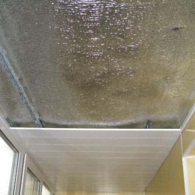 Insonorisation. Isolation thermique et acoustique (1m x 1,20m) - Avec support autocollant, nappe acoustique, mousse et aluminium.