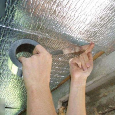 Isolant thermiqueavec aluminium et mousse (20 m x 60 cm) + ruban aluminium 45m - Isolation pour caravanes, maisons, radiateurs...